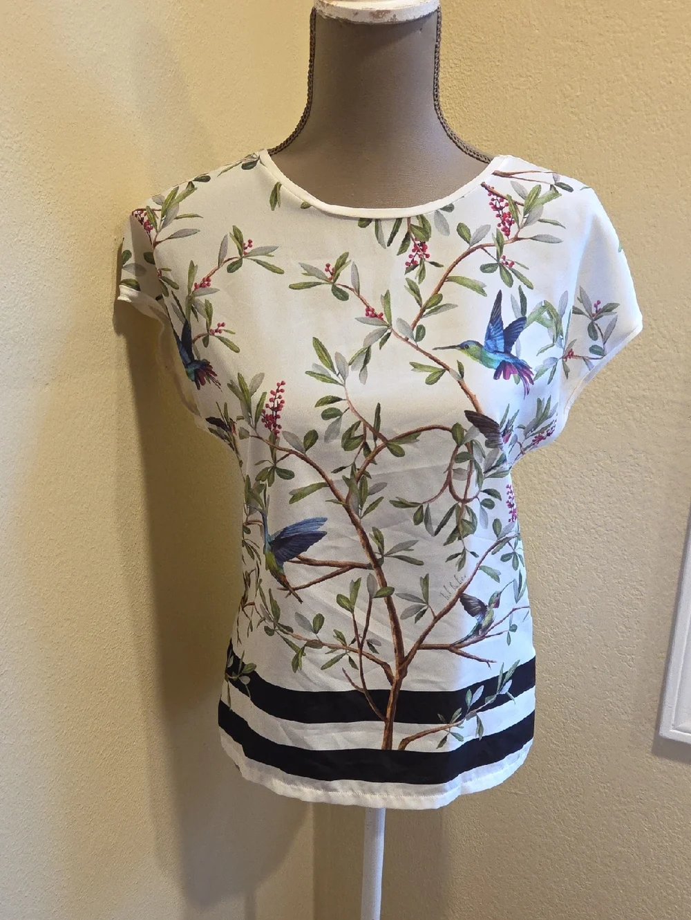 Ted Baker White Hummingbird & Floral Print Short Sleeve Blouse - Picture 1 of 4